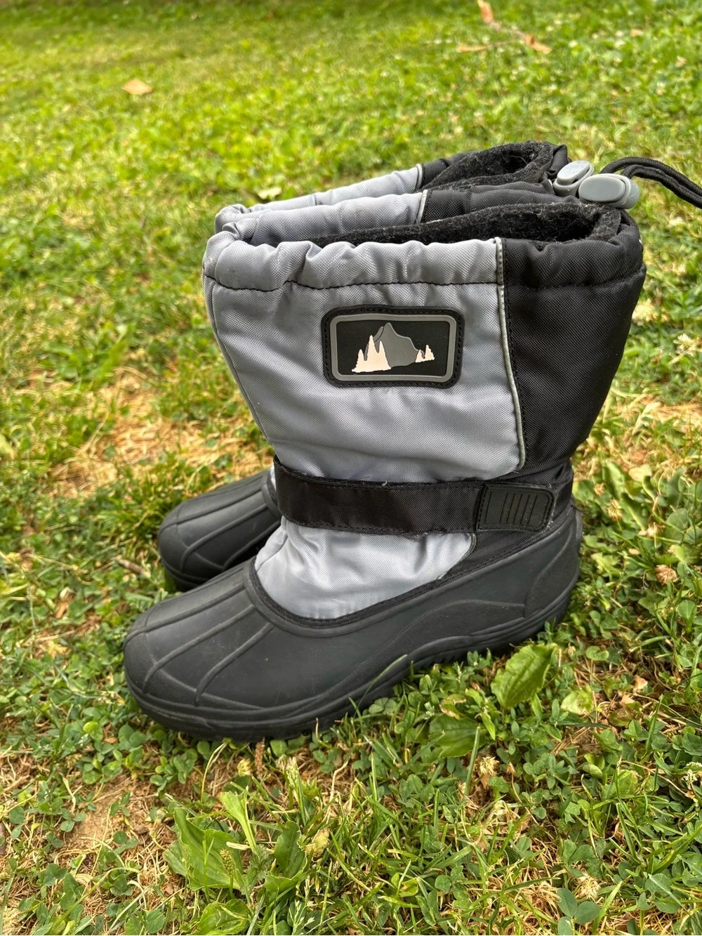 Mountain Creek Kids Big Boys Youth Winter insulated Snow Boots Size 7 Black Gray